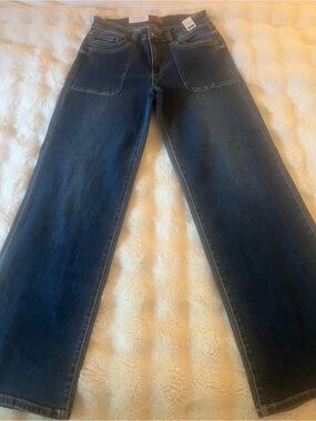 Judy Blue Women’s Mid Rise Medium Wash 90s Straight Leg Jeans